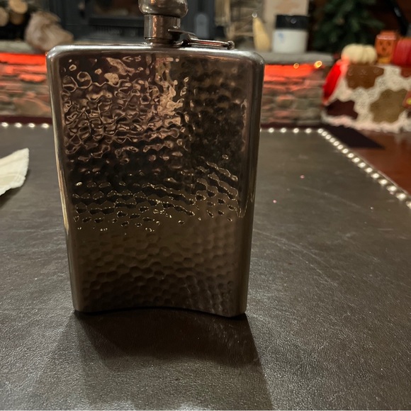 Rare Vintage Hammered Metal Cork Top Flask Made In Germany - Picture 4 of 7
